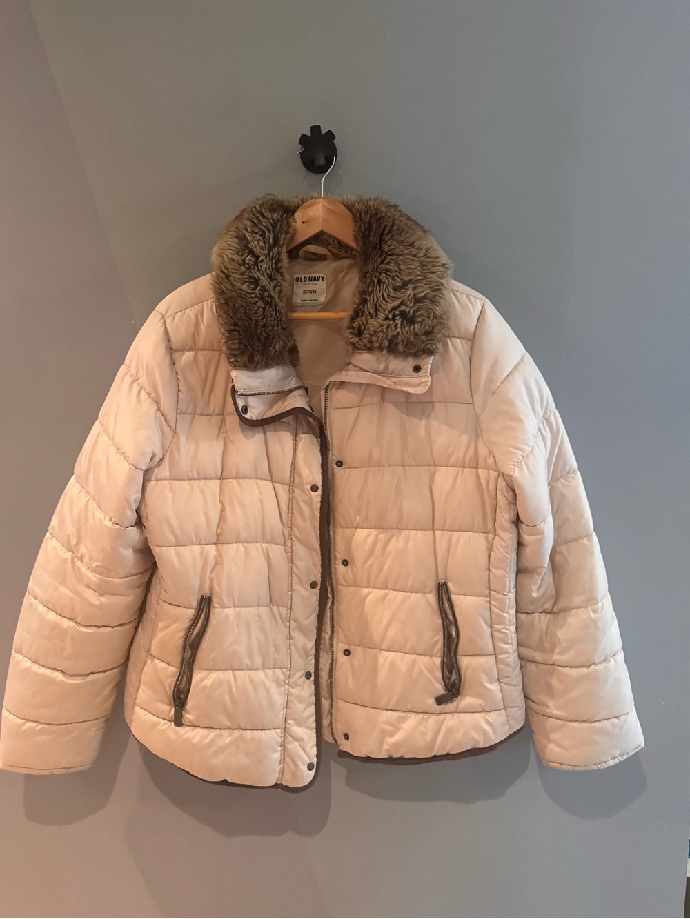 Old Navy Cream Puffer Jacket with Faux-Fur Collar